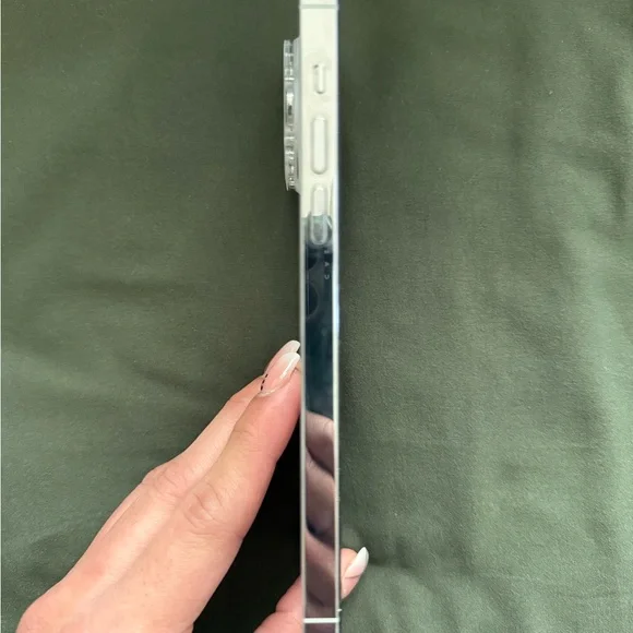 Apple iPhone 13 Pro Max - Silver - Picture 9 of 15